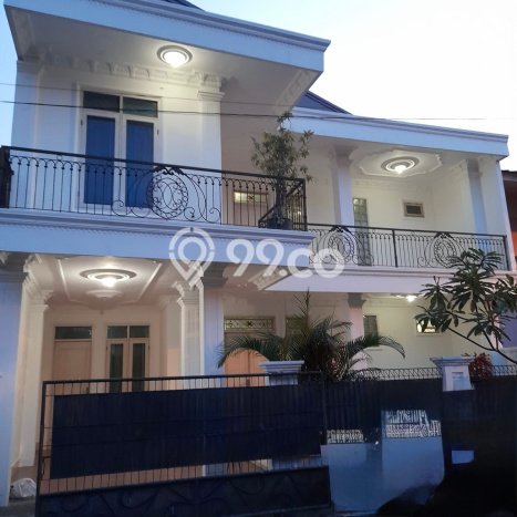 Hunian Eksklusif Dijual LT 180m2 di BSD, Tangerang Selatan Hunian Eksklusif Dijual LT 180m2 di BSD, Tangerang Selatan