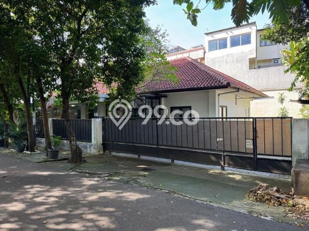 Rumah Eksklusif Dijual LT 588m2 di Kebayoran Baru, Jakarta Selatan Rumah Eksklusif Dijual LT 588m2 di Kebayoran Baru, Jakarta Selatan