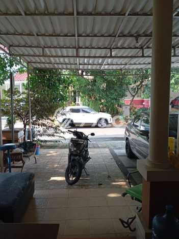 For Sale! Luxury House LT 200m2 Desain Elegan di Kota Wisata For Sale! Luxury House LT 200m2 Desain Elegan di Kota Wisata