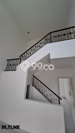 Rumah Elit LB 200m2 Siap Huni Desain Elegan di Kota Wisata, Jakarta Timur Rumah Elit LB 200m2 Siap Huni Desain Elegan di Kota Wisata, Jakarta Timur