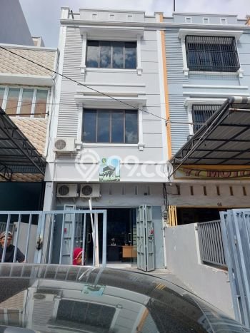 AREA KOMERSIAL! Ruko di Rappocini, Luas 180m², Akses Utama AREA KOMERSIAL! Ruko di Rappocini, Luas 180m², Akses Utama
