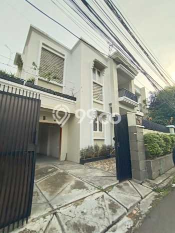 Ready to Use! Premium House LT 313m2 Desain Elegan di Kemanggisan Ready to Use! Premium House LT 313m2 Desain Elegan di Kemanggisan