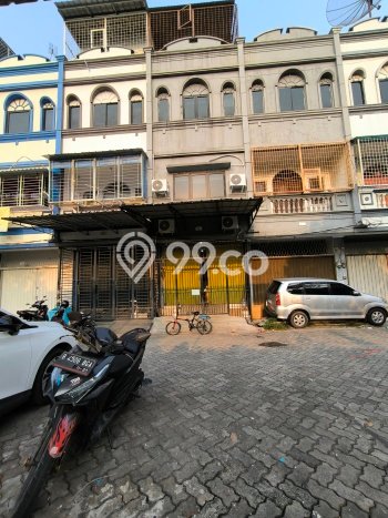 Ruko Dijual di Jakarta Utara LT 60m2 & LB 215m2 Lokasi Terbaik! Ruko Dijual di Jakarta Utara LT 60m2 & LB 215m2 Lokasi Terbaik!