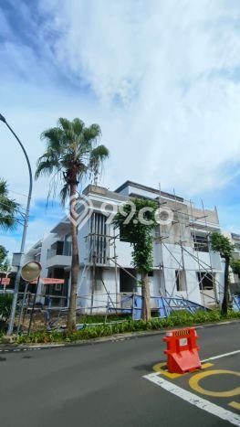 Dijual Rumah Luas Elegan Dengan View Eksklusif di Green Lake City, Jakarta Barat Dijual Rumah Luas Elegan Dengan View Eksklusif di Green Lake City, Jakarta Barat