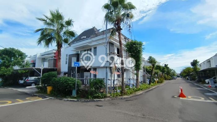 Dijual Rumah Luas Elegan Dengan View Eksklusif di Green Lake City, Jakarta Barat Dijual Rumah Luas Elegan Dengan View Eksklusif di Green Lake City, Jakarta Barat