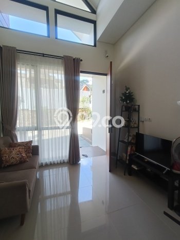 Disewakan! Rumah 2 Kamar Tidur &
1 Kamar Mandi di Sentul City, Bogor Disewakan! Rumah 2 Kamar Tidur &
1 Kamar Mandi di Sentul City, Bogor