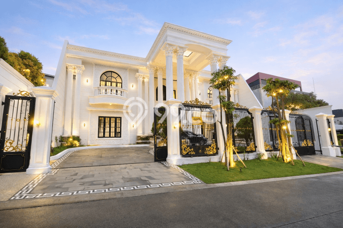 Ready to Use! Luxury House LT 1498m2 Desain Modern di Sentul City Ready to Use! Luxury House LT 1498m2 Desain Modern di Sentul City