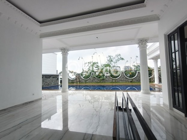 Ready to Use! Luxury House LT 1498m2 Desain Modern di Sentul City Ready to Use! Luxury House LT 1498m2 Desain Modern di Sentul City