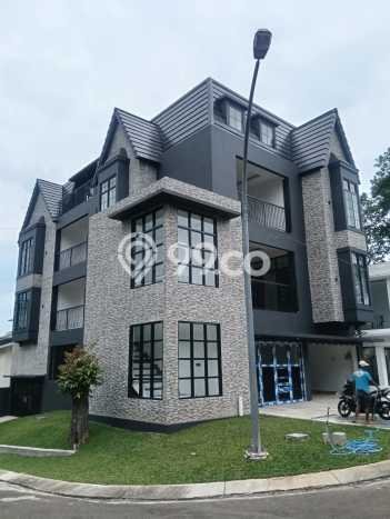 For Sale! Luxury House LT 346m2 Desain Modern di Sentul City For Sale! Luxury House LT 346m2 Desain Modern di Sentul City