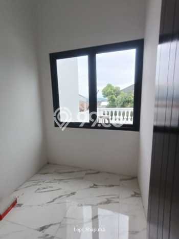 Rumah Luxury Modern Siap Huni di Sentul City Bogor Rumah Luxury Modern Siap Huni di Sentul City Bogor