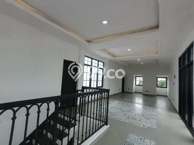 For Sale! Luxury House LT 346m2 Desain Modern di Sentul City For Sale! Luxury House LT 346m2 Desain Modern di Sentul City