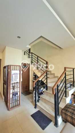 Rumah Elit Modern Siap Huni di Veteran Jakarta Selatan Rumah Elit Modern Siap Huni di Veteran Jakarta Selatan