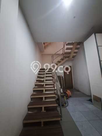 FOR SALE! Ruko di Ciputat Tangerang Selatan, LT 1050m2, LB 450m2 FOR SALE! Ruko di Ciputat Tangerang Selatan, LT 1050m2, LB 450m2