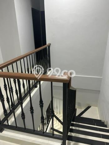 Jual Rumah Bagus Siap Huni LB 188m2 di Karang Tengah, Tangerang Jual Rumah Bagus Siap Huni LB 188m2 di Karang Tengah, Tangerang