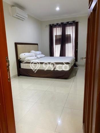 Disewakan! Rumah 4 Kamar Tidur &
4 Kamar Mandi di Sektor 7-Bintaro, Tangerang Selatan Disewakan! Rumah 4 Kamar Tidur &
4 Kamar Mandi di Sektor 7-Bintaro, Tangerang Selatan