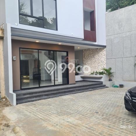Rumah Mewah LB 150m2 Siap Huni Desain Elegan di Bintaro, Tangerang Selatan Rumah Mewah LB 150m2 Siap Huni Desain Elegan di Bintaro, Tangerang Selatan