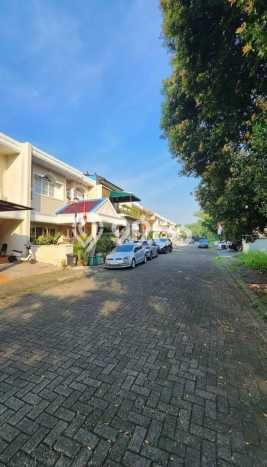 Rumah Mewah Dijual LT 180m2 di Ciputat Timur, Tangerang Selatan Rumah Mewah Dijual LT 180m2 di Ciputat Timur, Tangerang Selatan