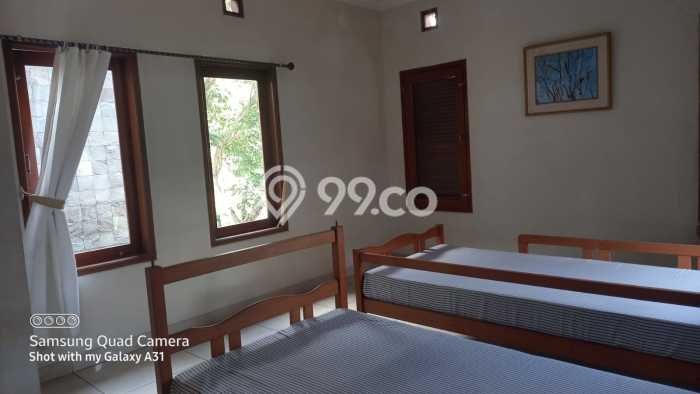 Rumah di , 4 KT, Akses Mudah Pusat Kota, LT 320m2m² LB 216m2m² Rumah di , 4 KT, Akses Mudah Pusat Kota, LT 320m2m² LB 216m2m²