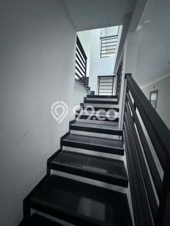 Disewakan! Rumah 6 Kamar Tidur &
5 Kamar Mandi di Setra Duta, Bandung Disewakan! Rumah 6 Kamar Tidur &
5 Kamar Mandi di Setra Duta, Bandung
