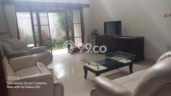 Rumah di , 4 KT, Akses Mudah Pusat Kota, LT 320m2m² LB 216m2m² Rumah di , 4 KT, Akses Mudah Pusat Kota, LT 320m2m² LB 216m2m²