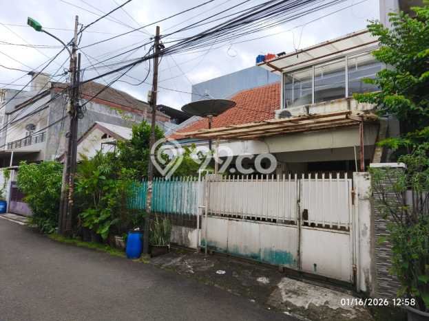 For Sale! Luxury House LT 165m2 Desain Elegan di Tomang For Sale! Luxury House LT 165m2 Desain Elegan di Tomang