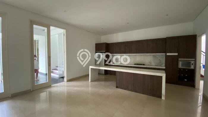 Ready to Use! Premium House LT 864m2 Desain Elegan di Cipete Ready to Use! Premium House LT 864m2 Desain Elegan di Cipete