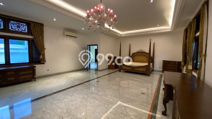 LOKASI STRATEGIS! Rumah di , Dekat Stasiun, 4 KT, Luas 650m2m² LB 700m2m² LOKASI STRATEGIS! Rumah di , Dekat Stasiun, 4 KT, Luas 650m2m² LB 700m2m²