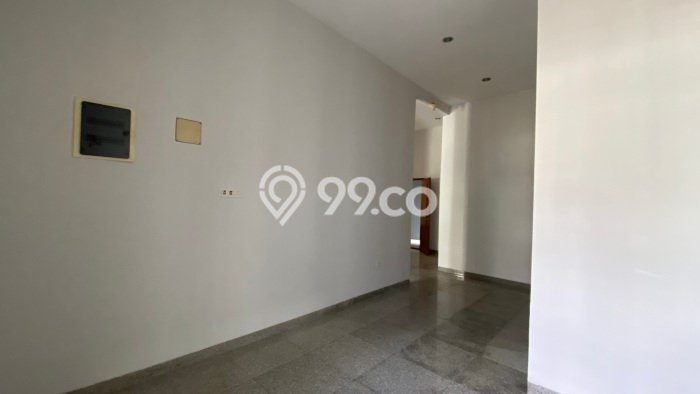 Hunian Modern dengan LT 450m2 & LB 300m2 Disewakan di Senopati Hunian Modern dengan LT 450m2 & LB 300m2 Disewakan di Senopati