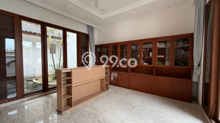 Dijual Rumah Luas Megah Dengan View Cantik di Pejaten, Jakarta Selatan Dijual Rumah Luas Megah Dengan View Cantik di Pejaten, Jakarta Selatan