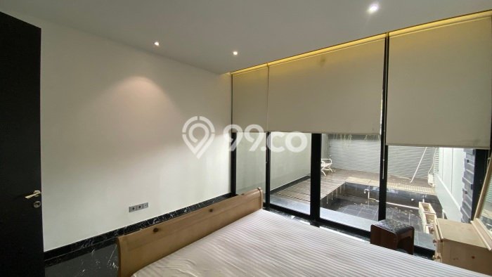 Rumah area Menteng, 4 KT, Area Strategis, LT 700m2m² LB 500m2m² Rumah area Menteng, 4 KT, Area Strategis, LT 700m2m² LB 500m2m²