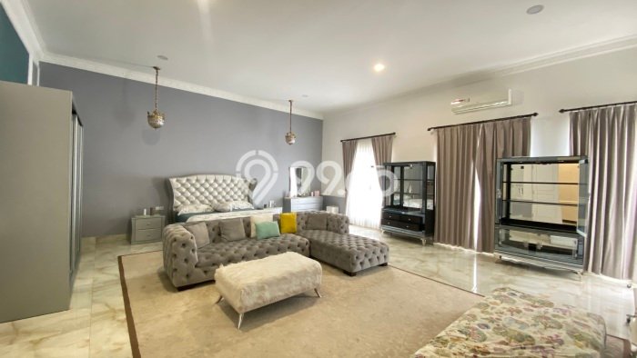 Rumah di Menteng, 5 KM, Akses Rumah Sakit, Luas 958m2m² Bangunan 600m2m² Rumah di Menteng, 5 KM, Akses Rumah Sakit, Luas 958m2m² Bangunan 600m2m²