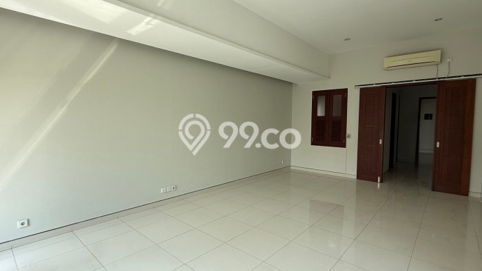 Disewakan! Rumah 5 Kamar Tidur &
5 Kamar Mandi di Cipete, Jakarta Selatan Disewakan! Rumah 5 Kamar Tidur &
5 Kamar Mandi di Cipete, Jakarta Selatan