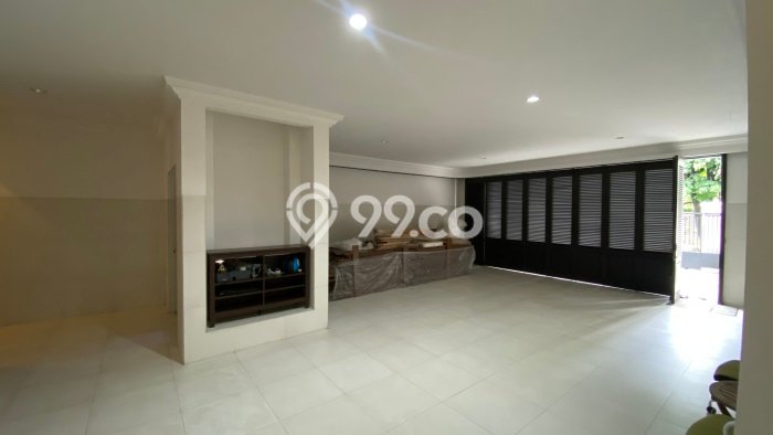 Ready to Use! Luxury House LT 540m2 Desain Elegan di Mega Kuningan Ready to Use! Luxury House LT 540m2 Desain Elegan di Mega Kuningan