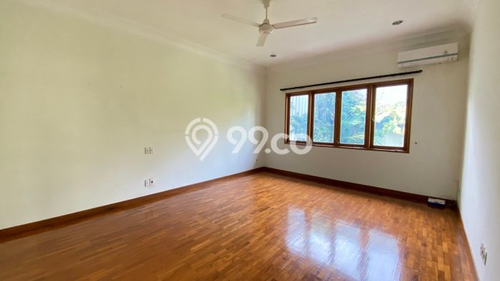 Disewakan Rumah Konsep Modern di Kebayoran Baru Jakarta Selatan dengan 5 KT Disewakan Rumah Konsep Modern di Kebayoran Baru Jakarta Selatan dengan 5 KT