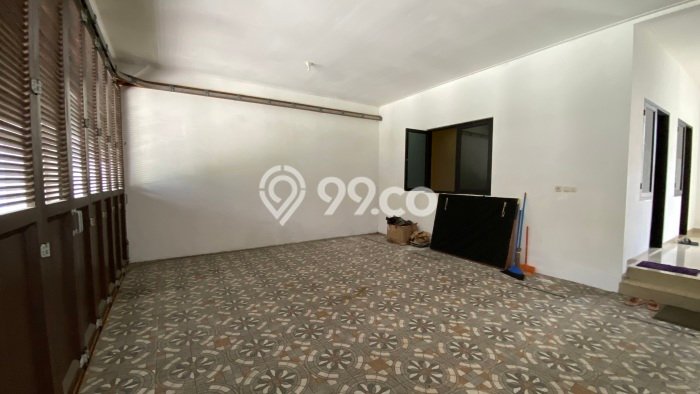 Lokasi terbaik! Rumah siap huni dikontrakkan di Menteng LB 1000m2 Lokasi terbaik! Rumah siap huni dikontrakkan di Menteng LB 1000m2