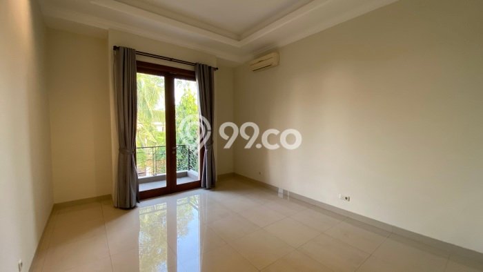 Lokasi terbaik! Rumah siap pakai dikontrakkan di Menteng LB 600m2 Lokasi terbaik! Rumah siap pakai dikontrakkan di Menteng LB 600m2