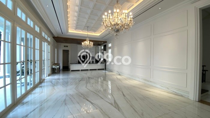 Ready to Use! Luxury House LT 540m2 Desain Elegan di Mega Kuningan Ready to Use! Luxury House LT 540m2 Desain Elegan di Mega Kuningan