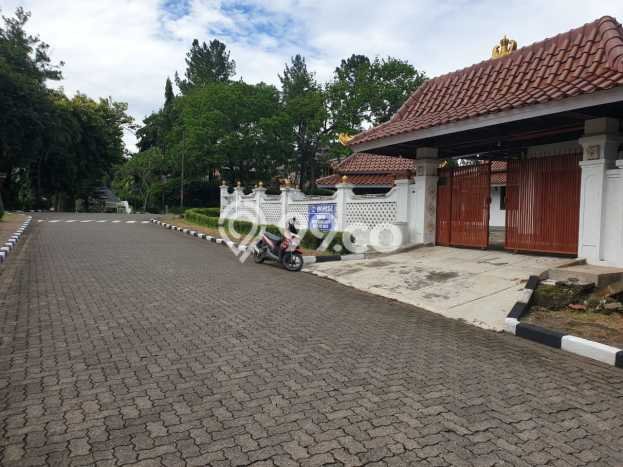 Lokasi strategis! Rumah siap huni disewakan di Cinere LB 800m2 Lokasi strategis! Rumah siap huni disewakan di Cinere LB 800m2