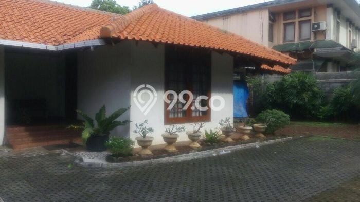 For Sale! Luxury House LT 868m2 Desain Modern di Pejaten For Sale! Luxury House LT 868m2 Desain Modern di Pejaten