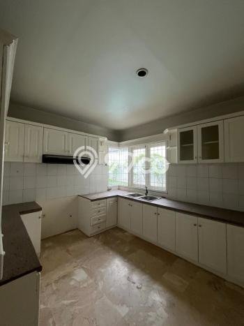 Jarang Ada! Rumah Sewa 7 Kamar Nyaman Siap Huni Lebak Bulus Jarang Ada! Rumah Sewa 7 Kamar Nyaman Siap Huni Lebak Bulus