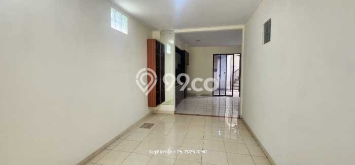 NEW LISTING! Rumah kawasan , Siap Huni, 3 KM, Dekat Tangerang, Tangerang, Luas 162m2m² LB 160m2m² NEW LISTING! Rumah kawasan , Siap Huni, 3 KM, Dekat Tangerang, Tangerang, Luas 162m2m² LB 160m2m²