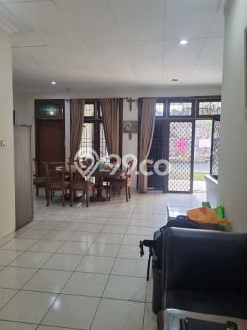 Disewakan! Rumah 5 Kamar Tidur &
3 Kamar Mandi di Serpong Villa Melati Mas, Tangerang Selatan Disewakan! Rumah 5 Kamar Tidur &
3 Kamar Mandi di Serpong Villa Melati Mas, Tangerang Selatan