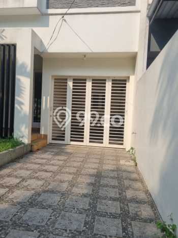 Rumah Luxury Modern Tanpa Renovasi di Serpong Villa Melati Mas Tangerang Selatan Rumah Luxury Modern Tanpa Renovasi di Serpong Villa Melati Mas Tangerang Selatan