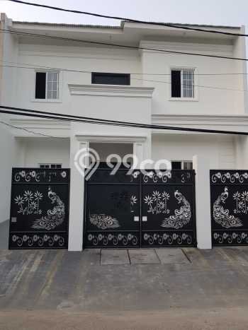 Rumah Bagus di Serpong Villa Melati Mas, Tangerang Selatan, Luas Tanah 135m², Luas Bangunan 230m² Rumah Bagus di Serpong Villa Melati Mas, Tangerang Selatan, Luas Tanah 135m², Luas Bangunan 230m²
