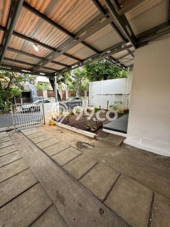SPECIAL OFFER! Rumah Asri di BSD Giri Loka, LT 240m² LB 150m² SPECIAL OFFER! Rumah Asri di BSD Giri Loka, LT 240m² LB 150m²