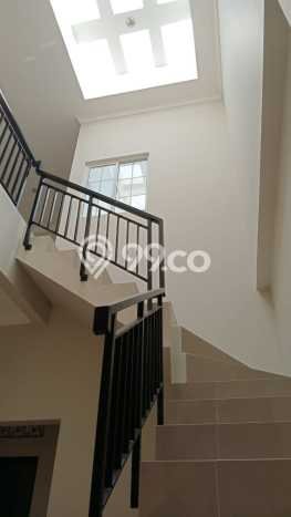 Rumah Bagus di Serpong Villa Melati Mas, Tangerang Selatan, Luas Tanah 135m², Luas Bangunan 230m² Rumah Bagus di Serpong Villa Melati Mas, Tangerang Selatan, Luas Tanah 135m², Luas Bangunan 230m²