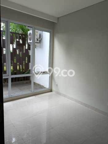 Rumah Elit Modern Tanpa Renovasi di Puri Mansion Jakarta Barat Rumah Elit Modern Tanpa Renovasi di Puri Mansion Jakarta Barat