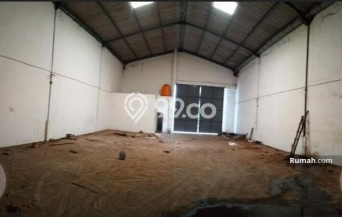 Area Ramai! Gudang Dijual di Krian untuk Bisnis Luas Bangunan 360m2 Area Ramai! Gudang Dijual di Krian untuk Bisnis Luas Bangunan 360m2