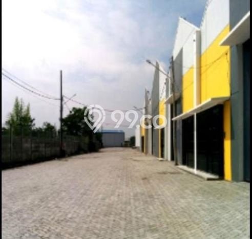 Area Ramai! Gudang Dijual di Krian untuk Bisnis Luas Bangunan 360m2 Area Ramai! Gudang Dijual di Krian untuk Bisnis Luas Bangunan 360m2