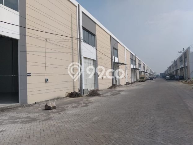 Unit Gudang Dijual di Driyorejo Gresik Luas Tanah 448m2, Luas Bangunan 448m2 Unit Gudang Dijual di Driyorejo Gresik Luas Tanah 448m2, Luas Bangunan 448m2